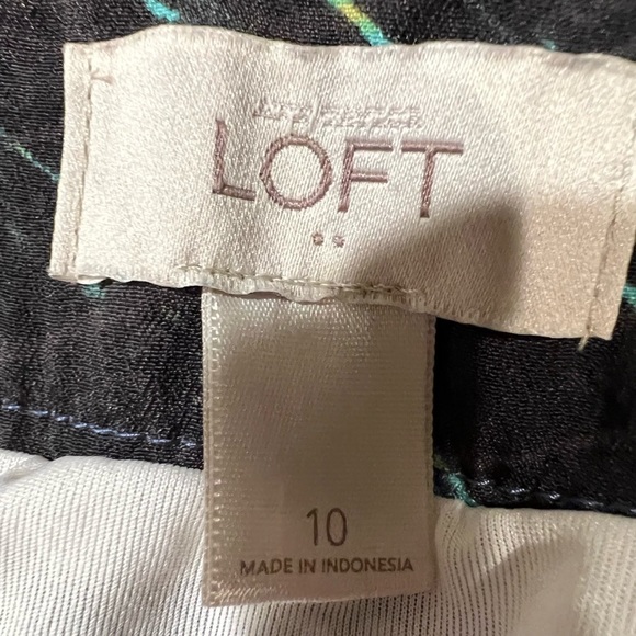 Ann Taylor LOFT -  ABSTRACT chiffon mini skirt, size 10 - Picture 3 of 4